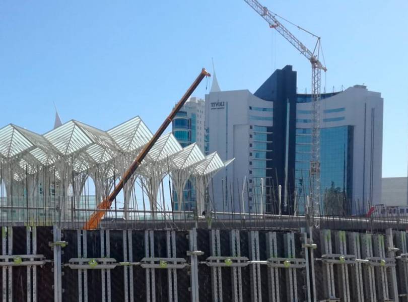 Construção de um muro no Parque das Nações
